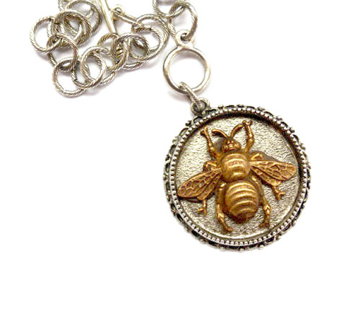 Bee-Pendant-Laure-Bowen