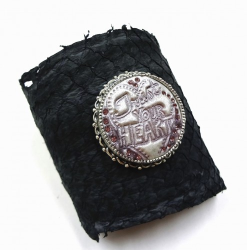 Ornate-screw-back-bezel-tutorial