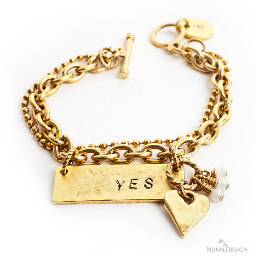 _52F0482_YES-bracelet-logo