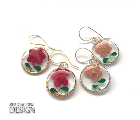 How to Make Pressed Flower Resin Jewelry Part 1 / The Beading Gem