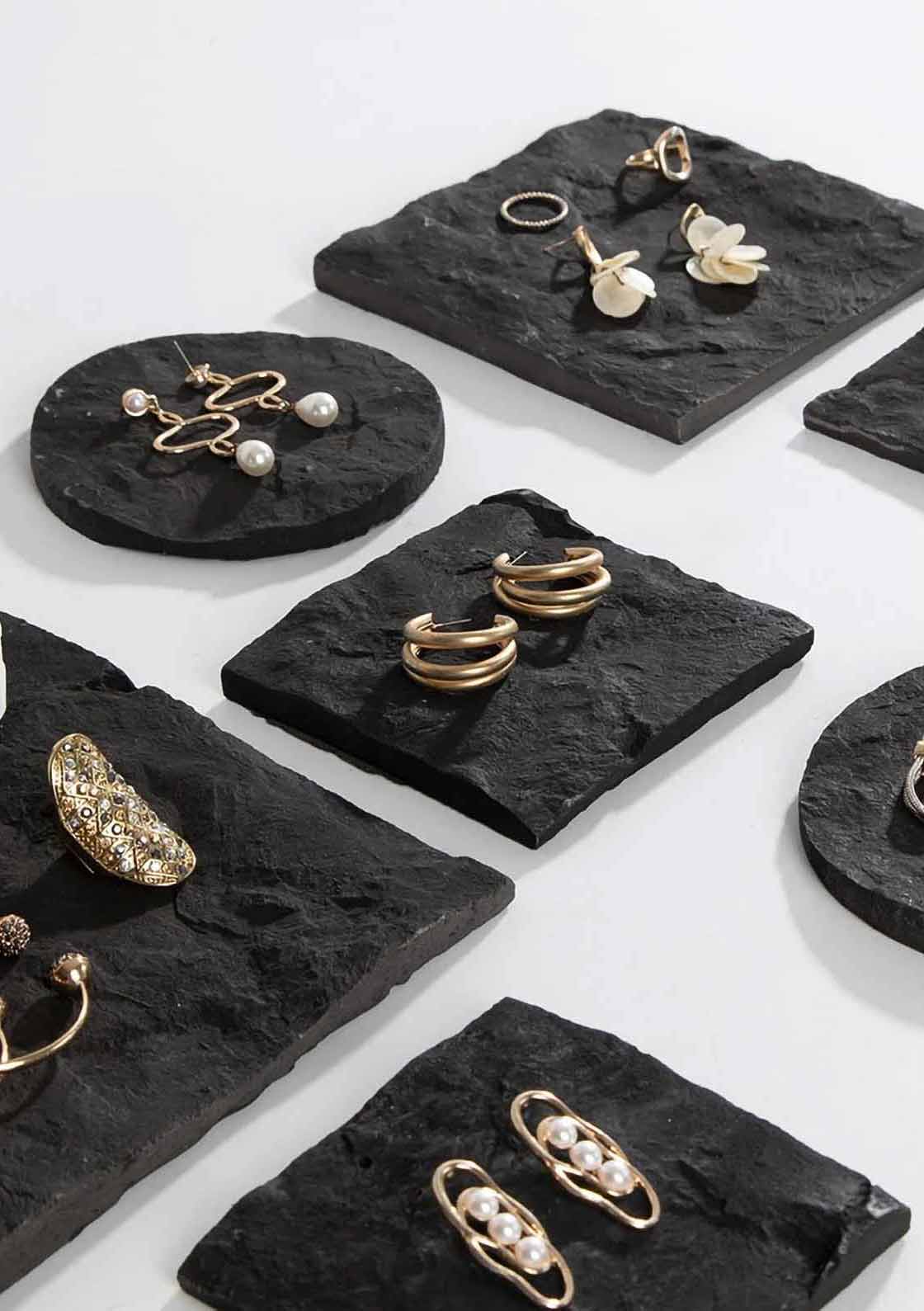 Cool Displays! - Nunn Design  Diy jewelry display, Jewerly